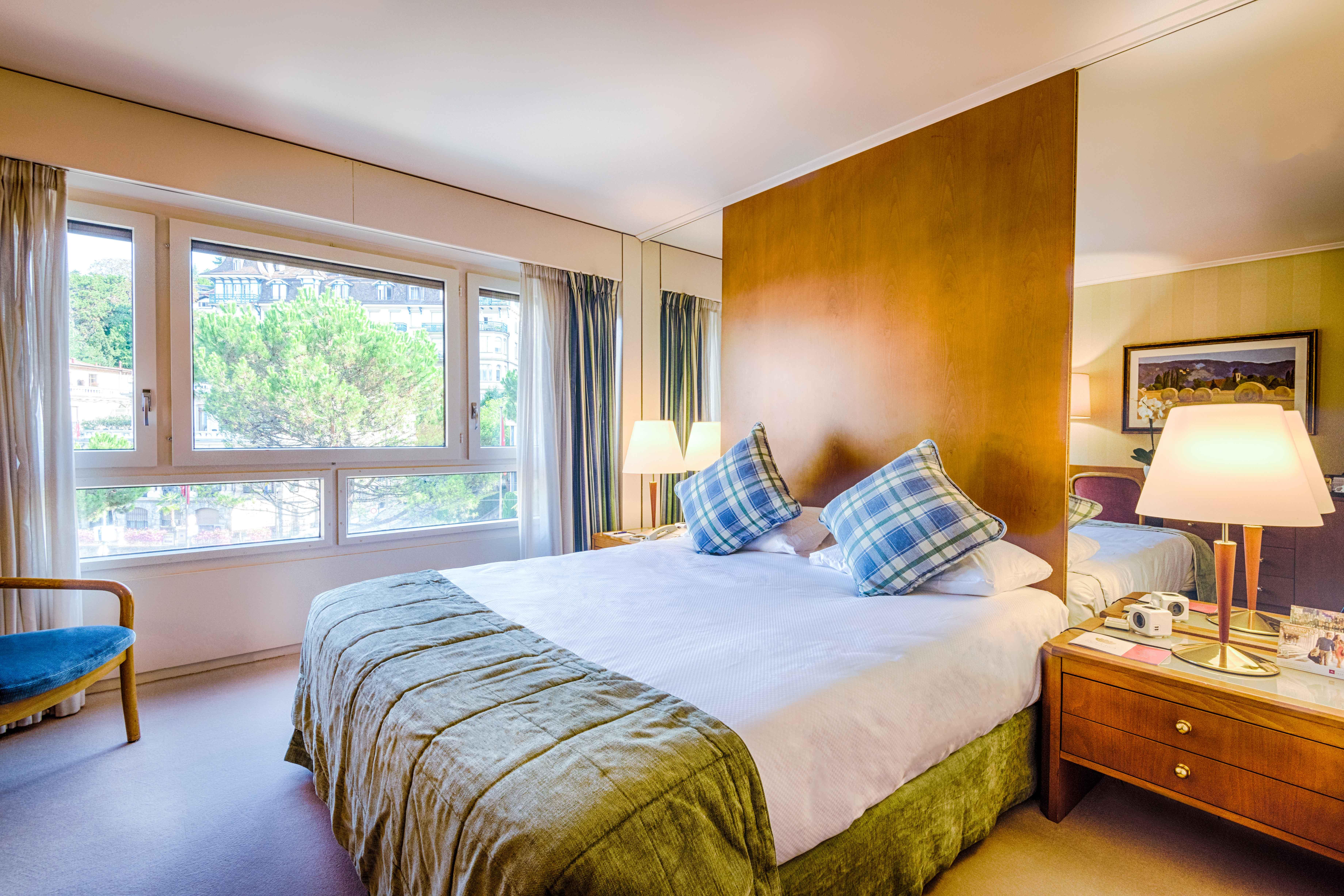 Royal Plaza Montreux Exterior foto A bedroom at the hotel