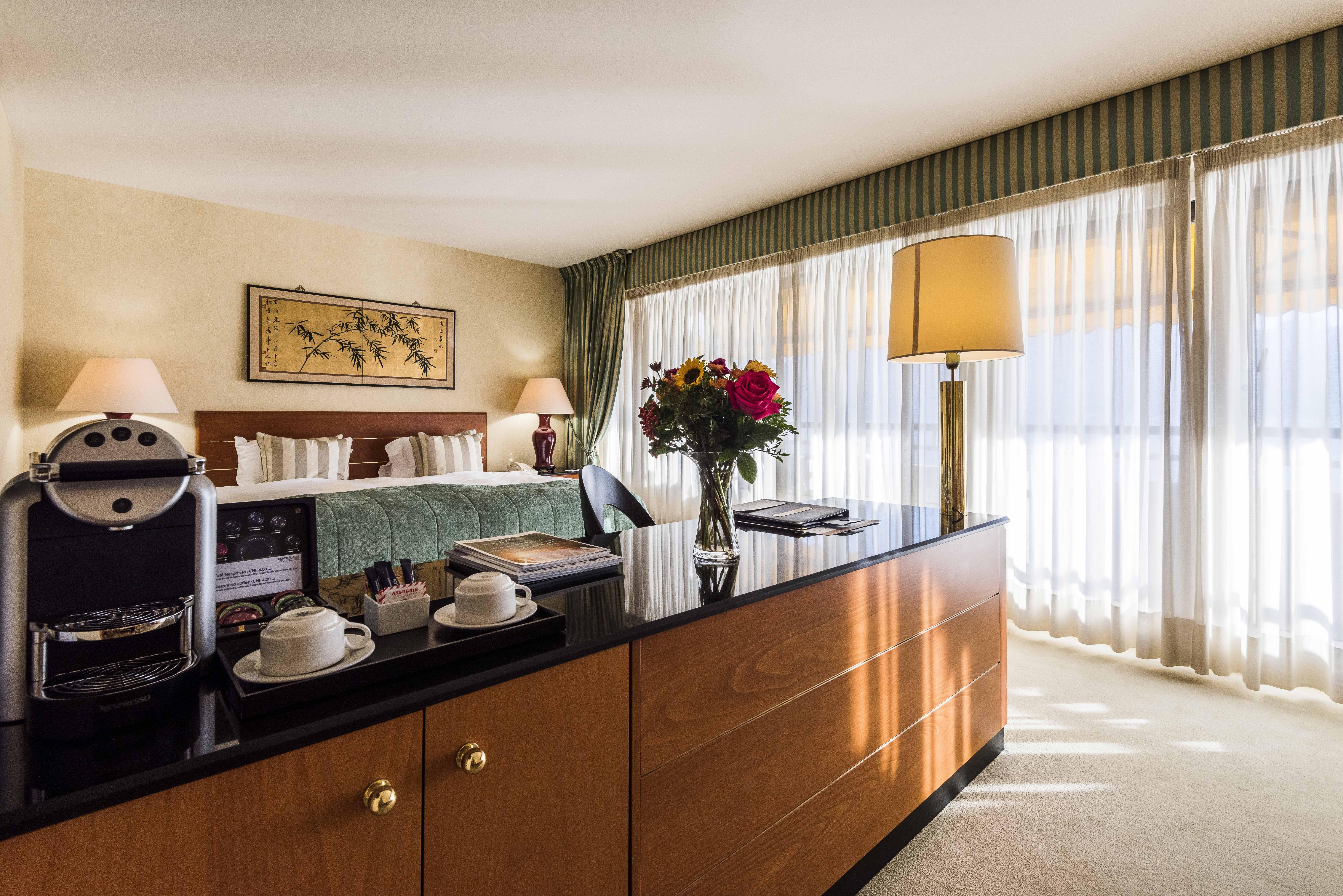 Royal Plaza Montreux Exterior foto A room at the hotel