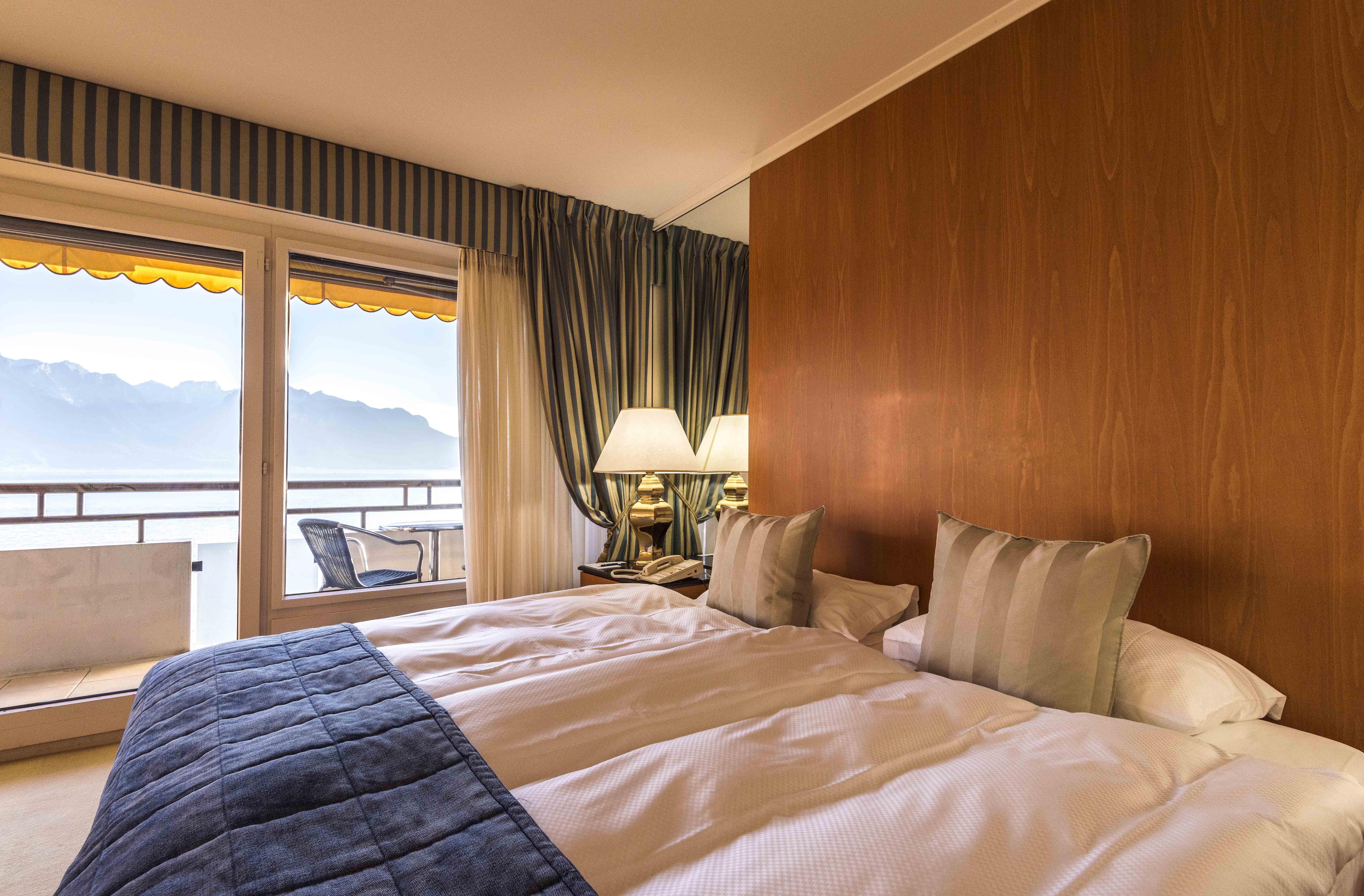 Royal Plaza Montreux Exterior foto A room at the Hotel Alexandra