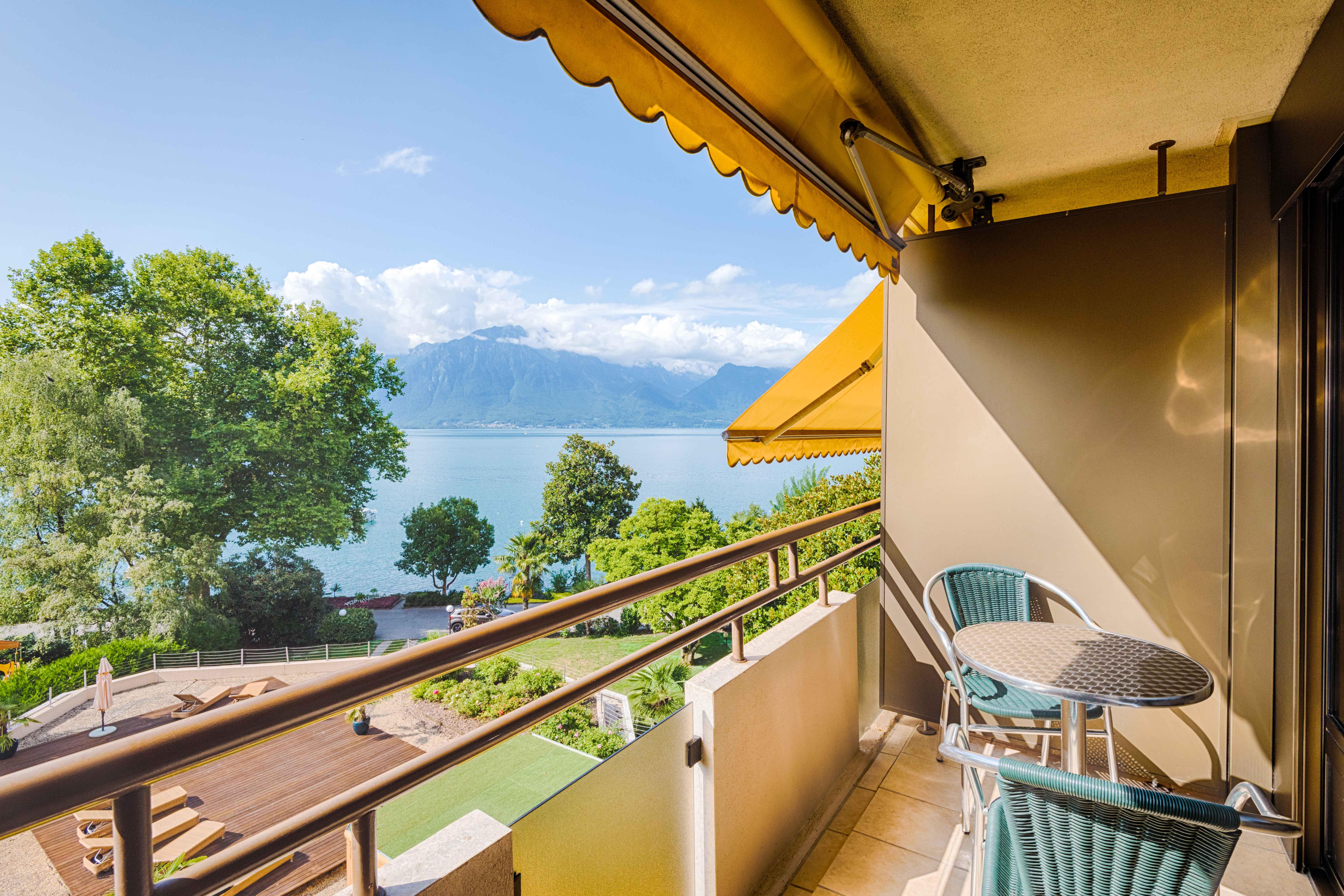 Royal Plaza Montreux Exterior foto View from the balcony of a hotel room