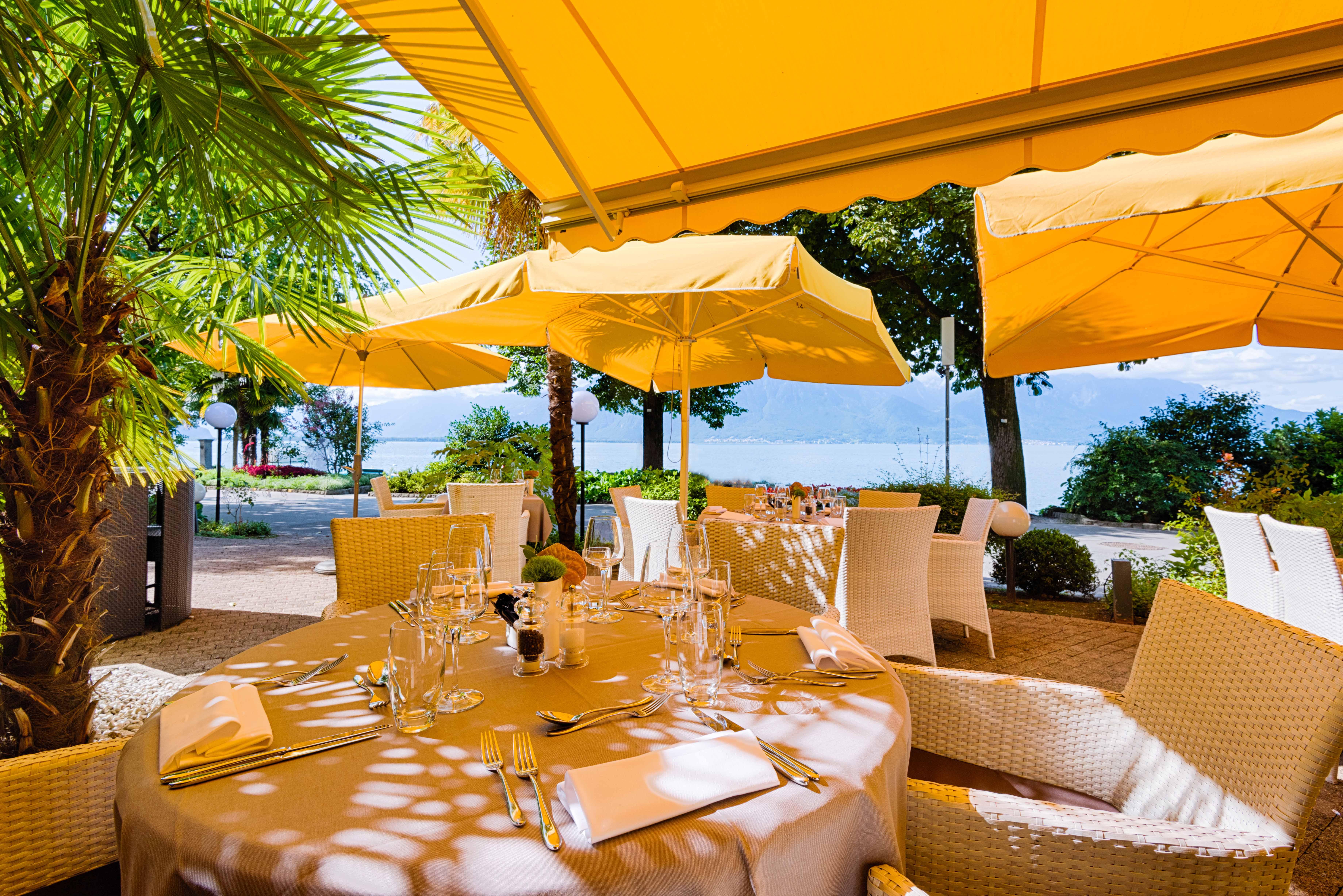 Royal Plaza Montreux Exterior foto Restaurant