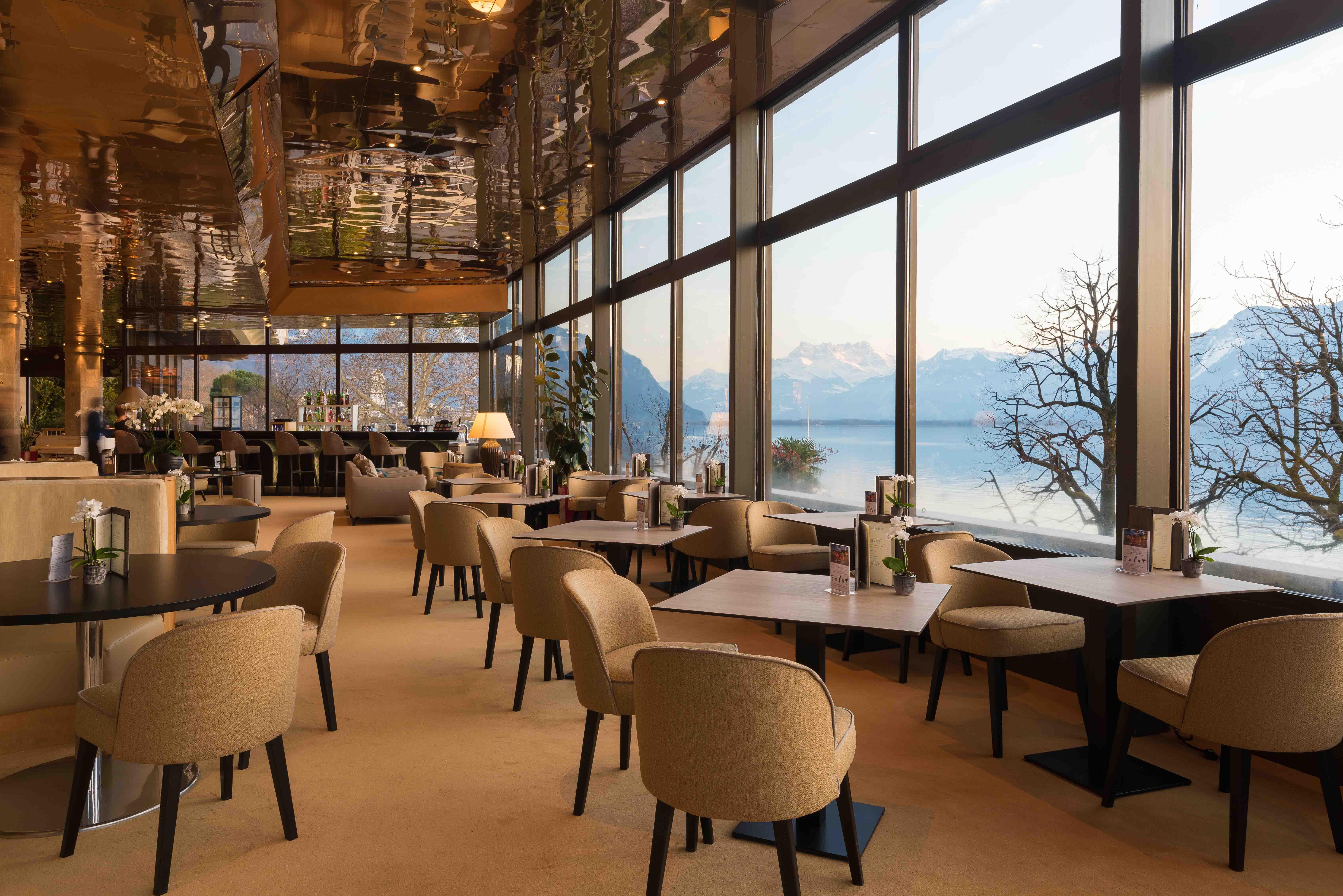 Royal Plaza Montreux Exterior foto Restaurant