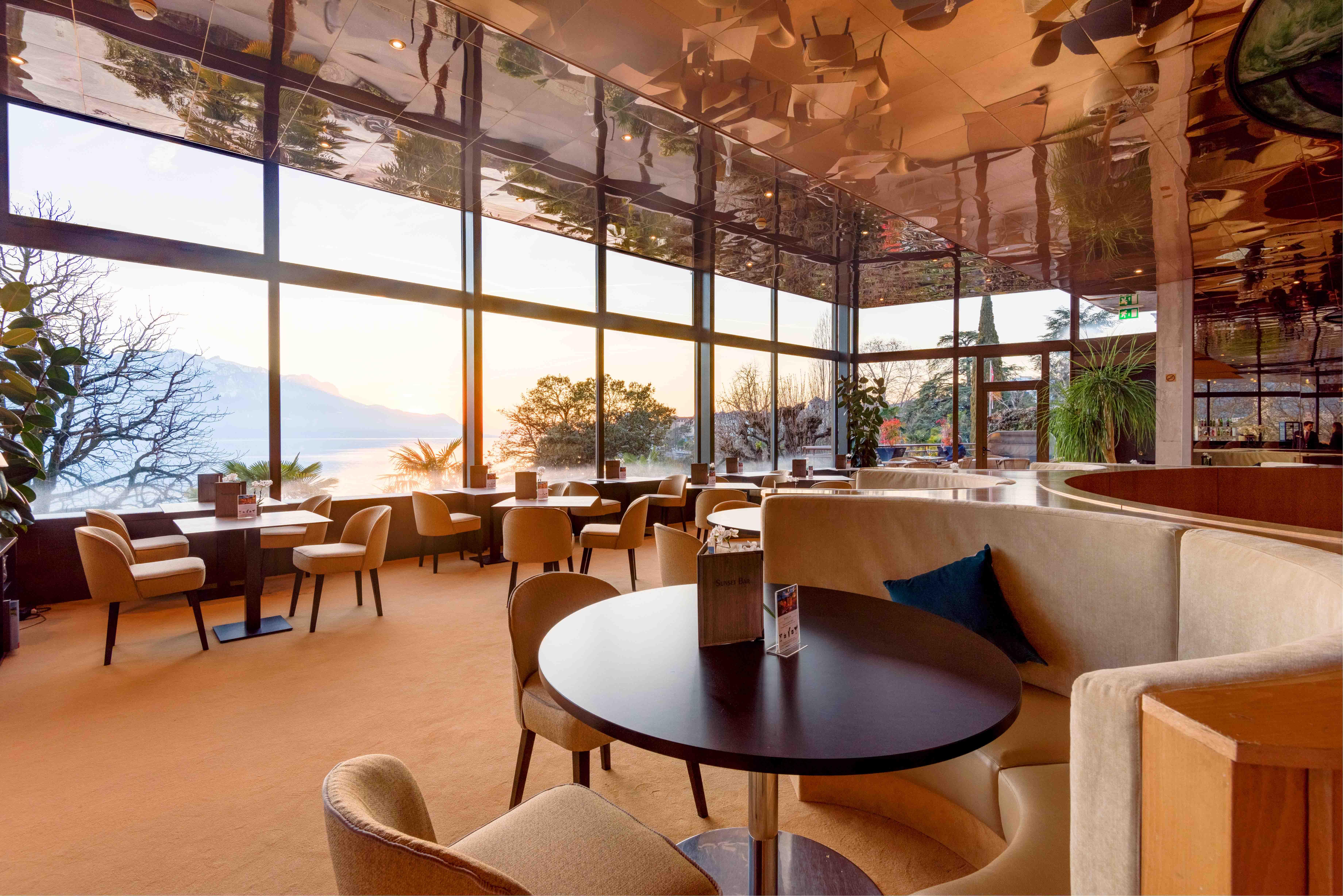 Royal Plaza Montreux Exterior foto Restaurant