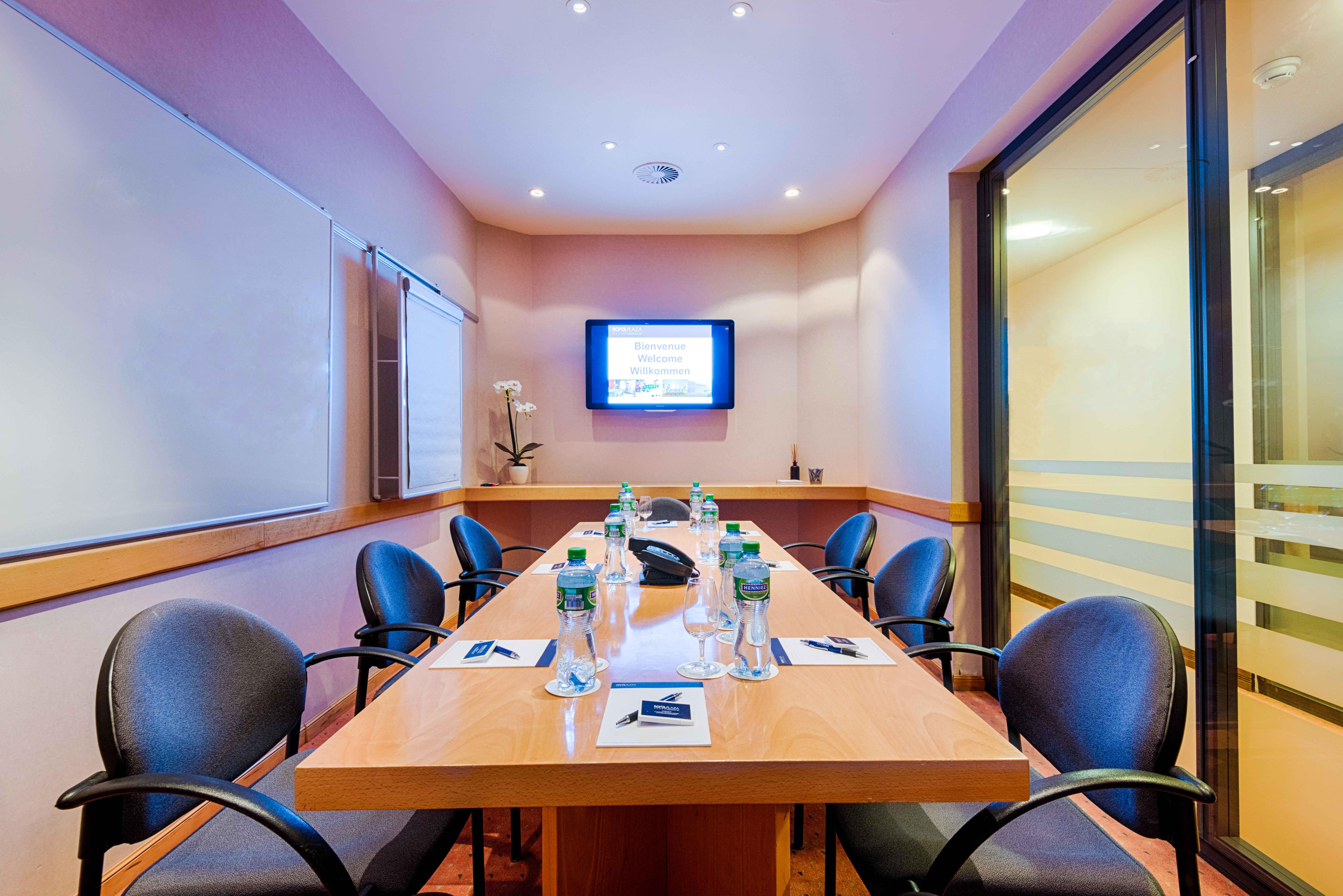 Royal Plaza Montreux Exterior foto Meeting room