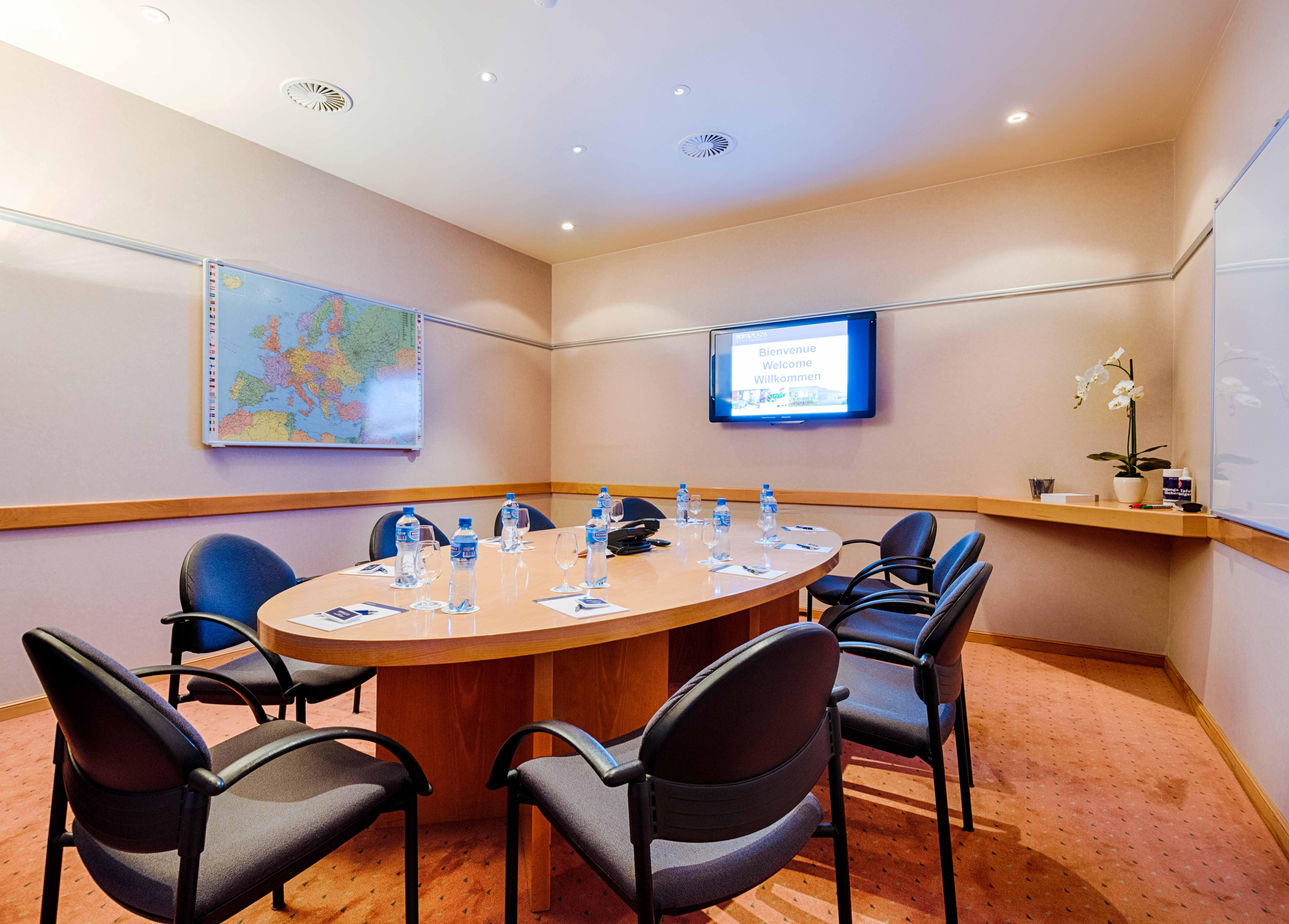 Royal Plaza Montreux Exterior foto Meeting room at the hotel