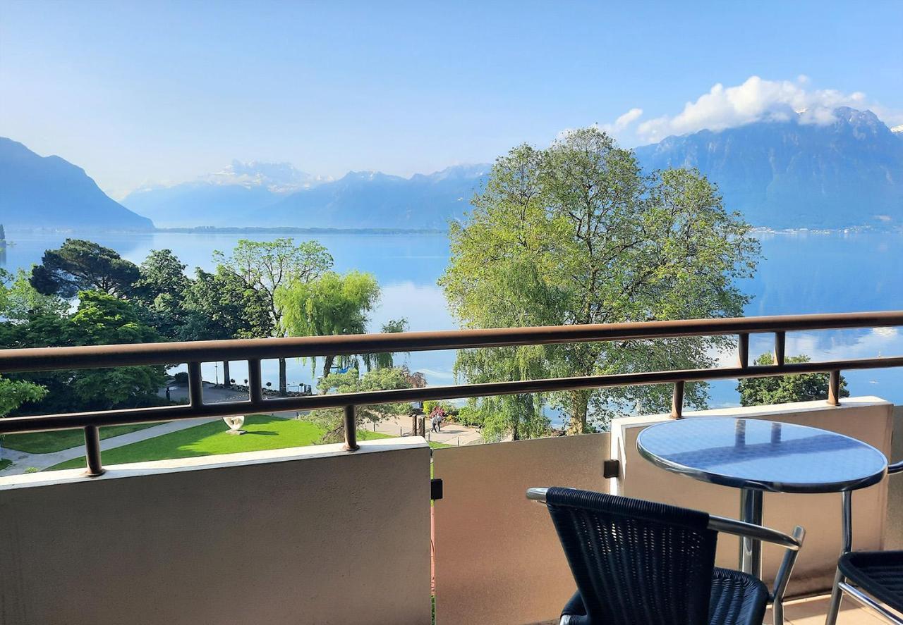 Royal Plaza Montreux Exterior foto View of Lake Geneva from the hotel