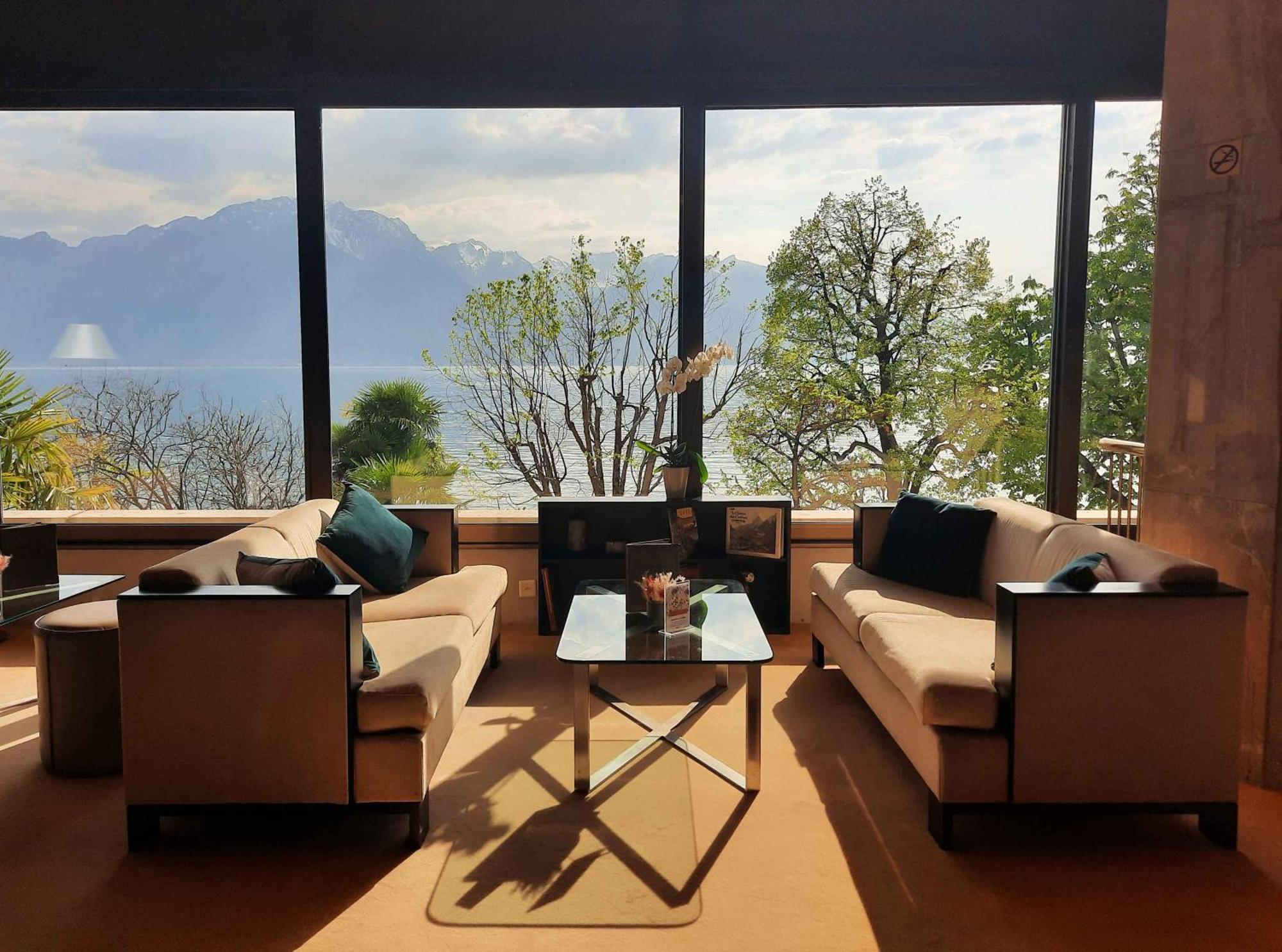 Royal Plaza Montreux Exterior foto Interior of the hotel